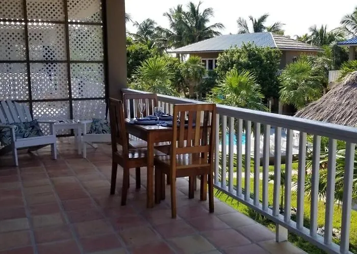 Sapphire Apartahotel San Pedro (Ambergris Caye)